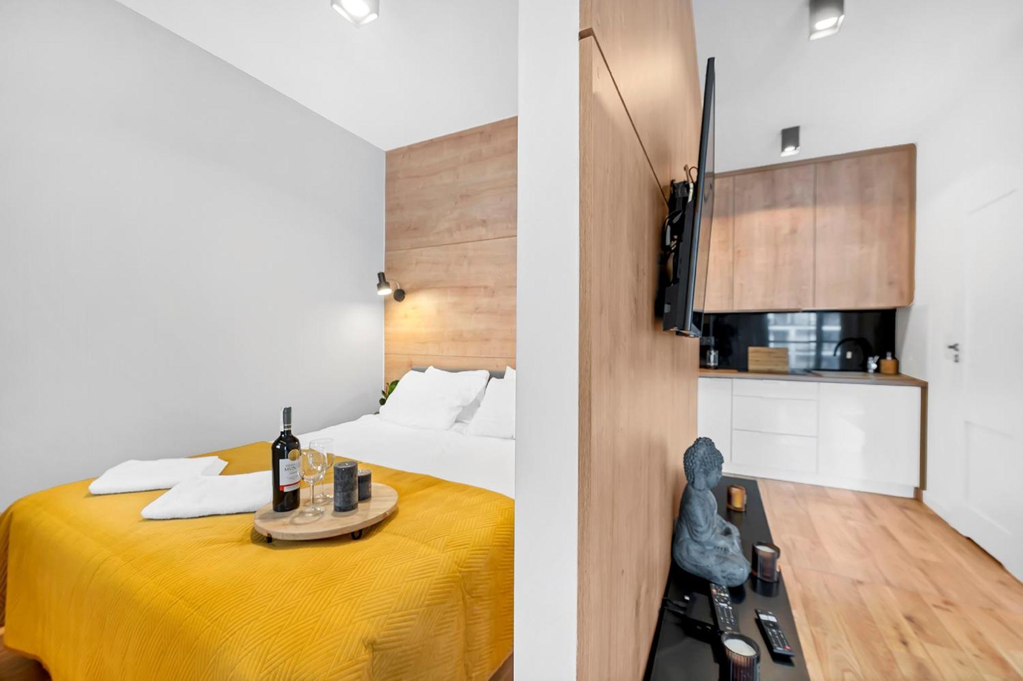 Lumina Apartment With Parking Near Muzeum Powstania Warsaw Exterior photo