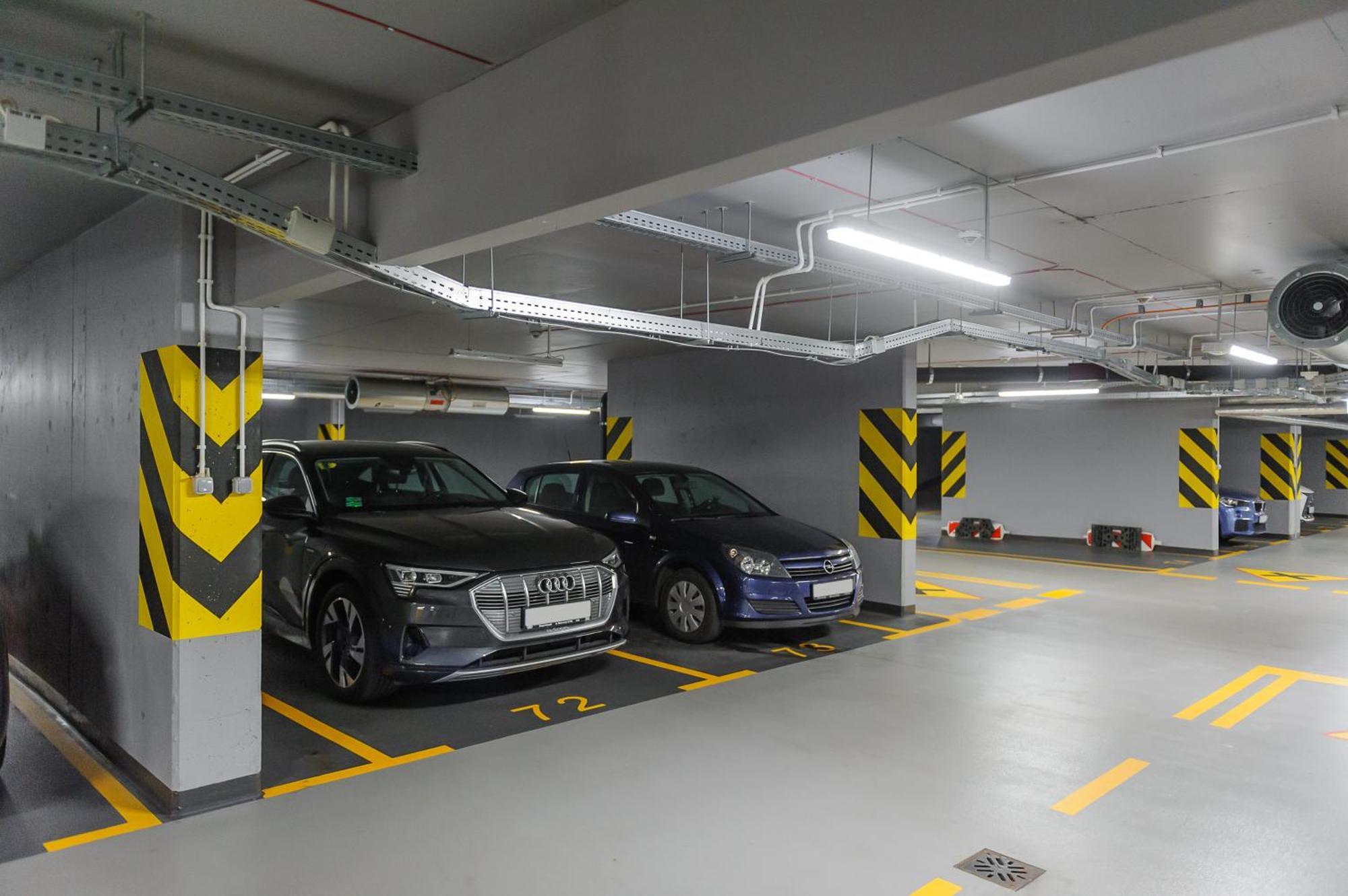 Lumina Apartment With Parking Near Muzeum Powstania Warsaw Exterior photo
