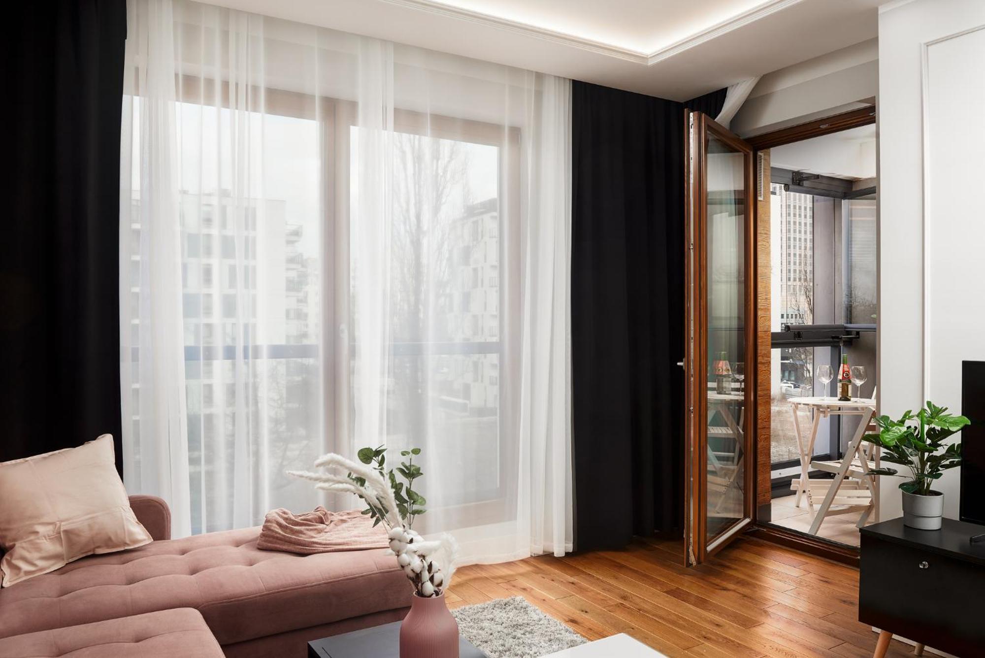 Lumina Apartment With Parking Near Muzeum Powstania Warsaw Exterior photo