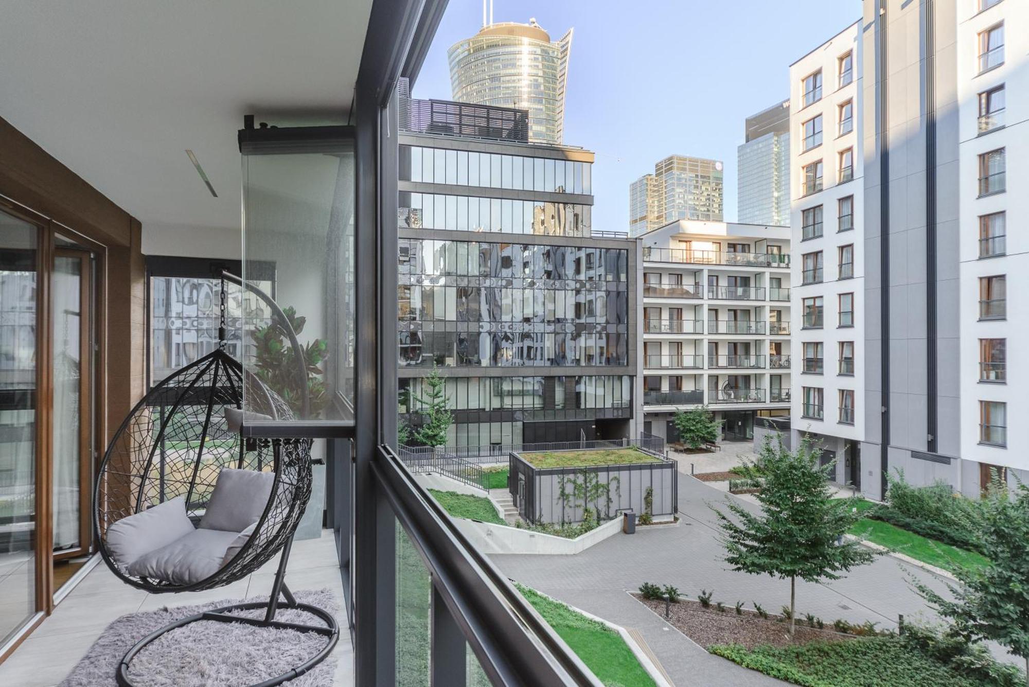 Lumina Apartment With Parking Near Muzeum Powstania Warsaw Exterior photo